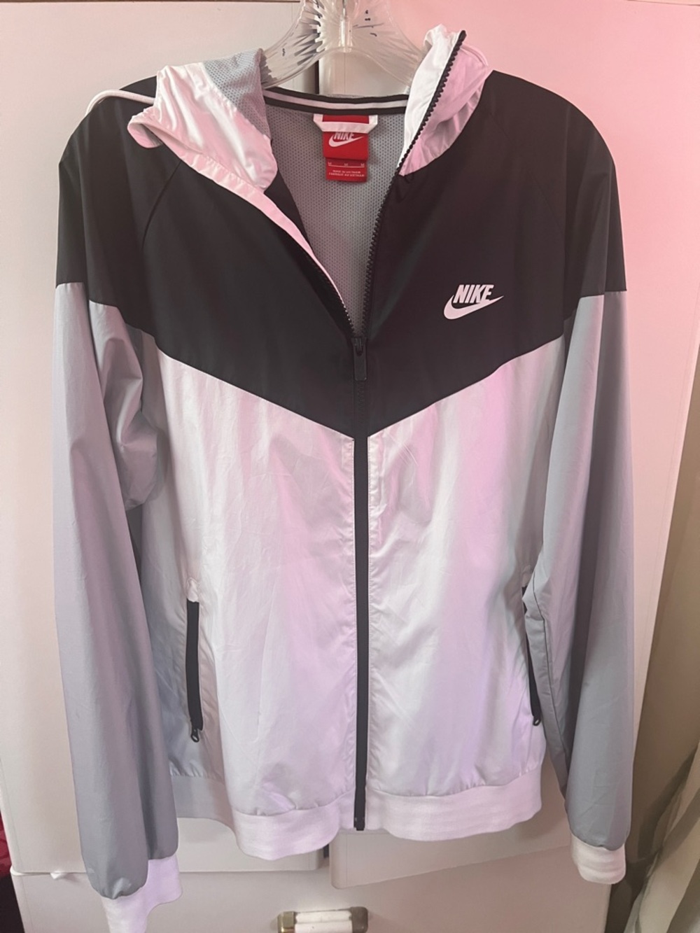 Nike men’s Black and White Colorblock Windbreaker Jacket